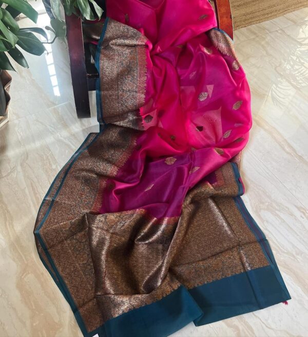 Pure Handloom Kora Banarasi With Kadhua Weave Zari - Image 2