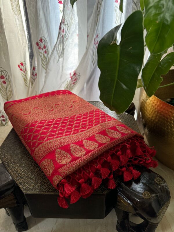 Pure Handloom Khaddi Georgette Banarasi Saree With Zari Wooven - Image 2