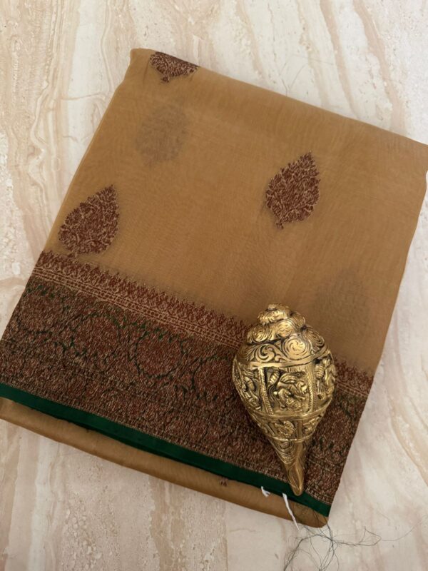 Pure Handloom Kora Banarasi Kadwa Weave Antiq Zari - Image 2