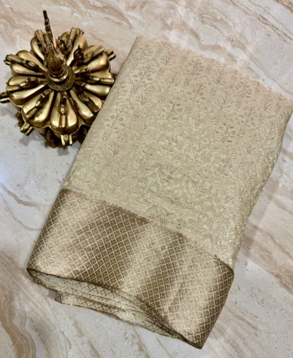 Pure Mysore Brocade Crepe Silk Saree With All Over Zari Wooven - Image 2