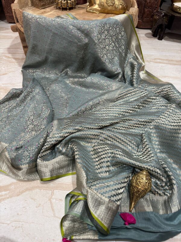 Pure Mysore Brocade Crepe Silk Saree With Zari Weave - Image 3