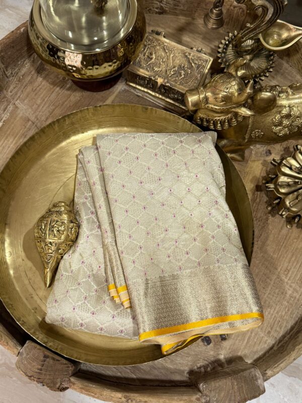 Mysore Brocade Crepe Silk Saree With Zari Wooven - Image 2