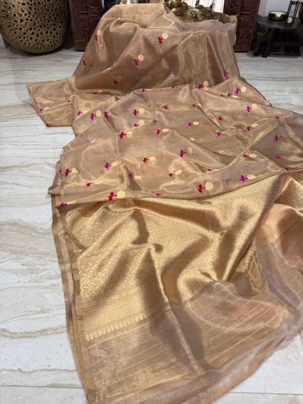 Pure Banarasi Tissue Silk Saree With Ek Tara Weave Zari - Image 2