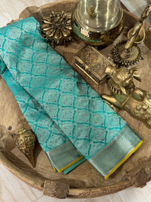 Mysore Brocade Crepe Silk Saree With Zari Weave