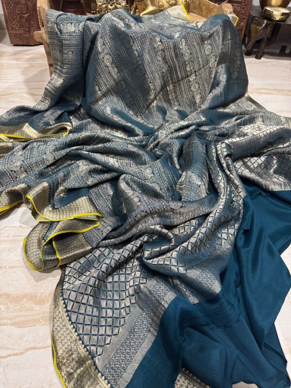 Mysore Brocade Crepe Silk Saree With Zari Weave