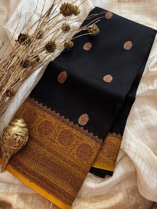 Pure Handloom Kora Banarasi Kadua Weave Zari