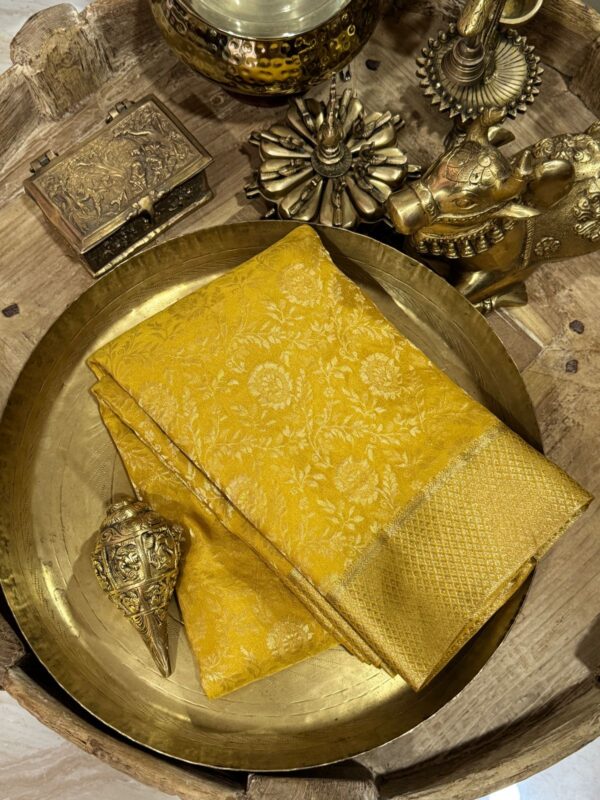 Mysore Brocade Crepe Silk Saree With Zari Weave