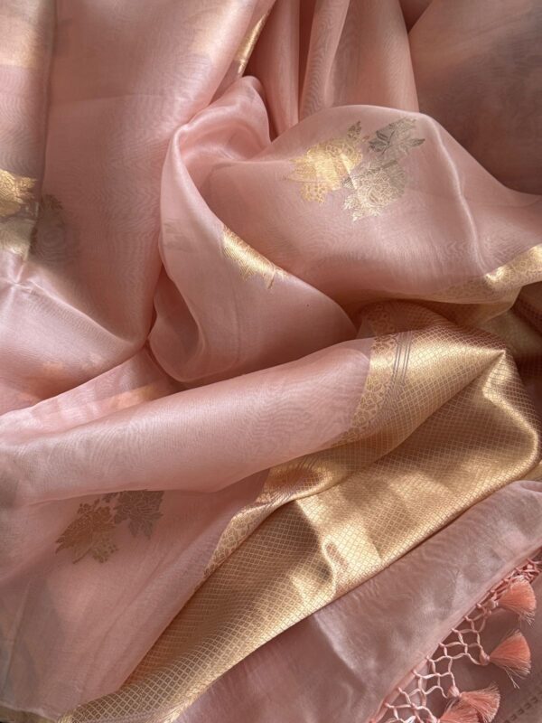 Pure Handloom Kora Banarasi Saree With Sona Rupa Zari - Image 3