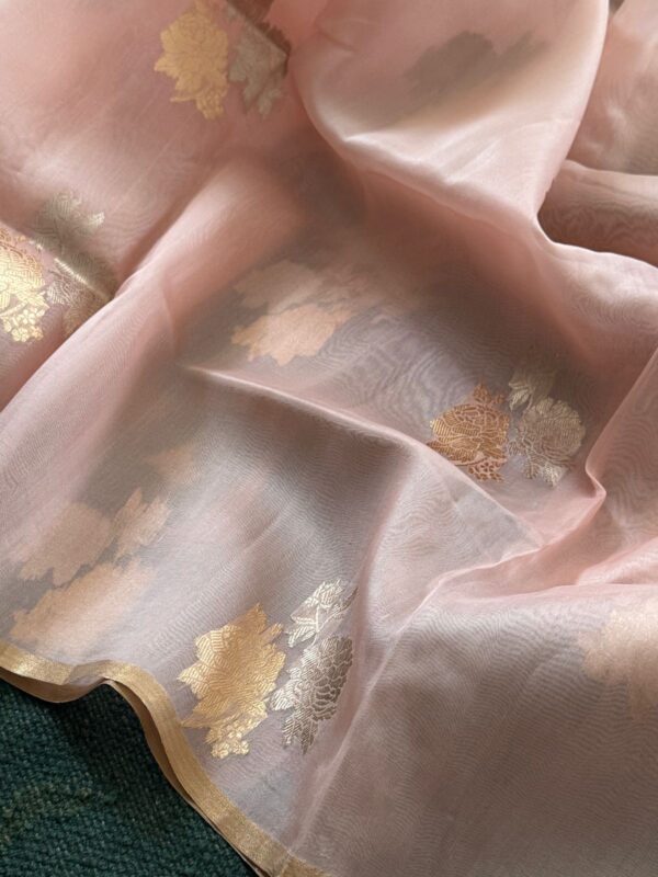 Pure Handloom Kora Banarasi Saree With Sona Rupa Zari - Image 5