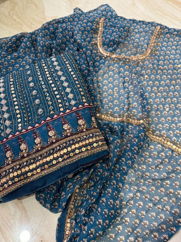 Georgette Ajrakh Print Saree With Hand Zardozi Border - Image 6
