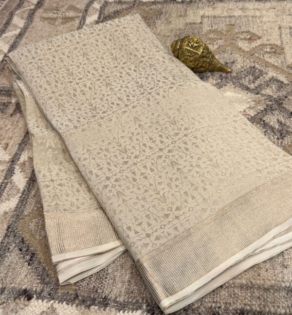 Pure Mysore Brocade Crepe Silk Saree With Platinum Zari Weave - Image 8