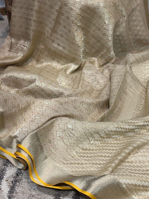 Pure Mysore Brocade Crepe Silk Saree - Image 4
