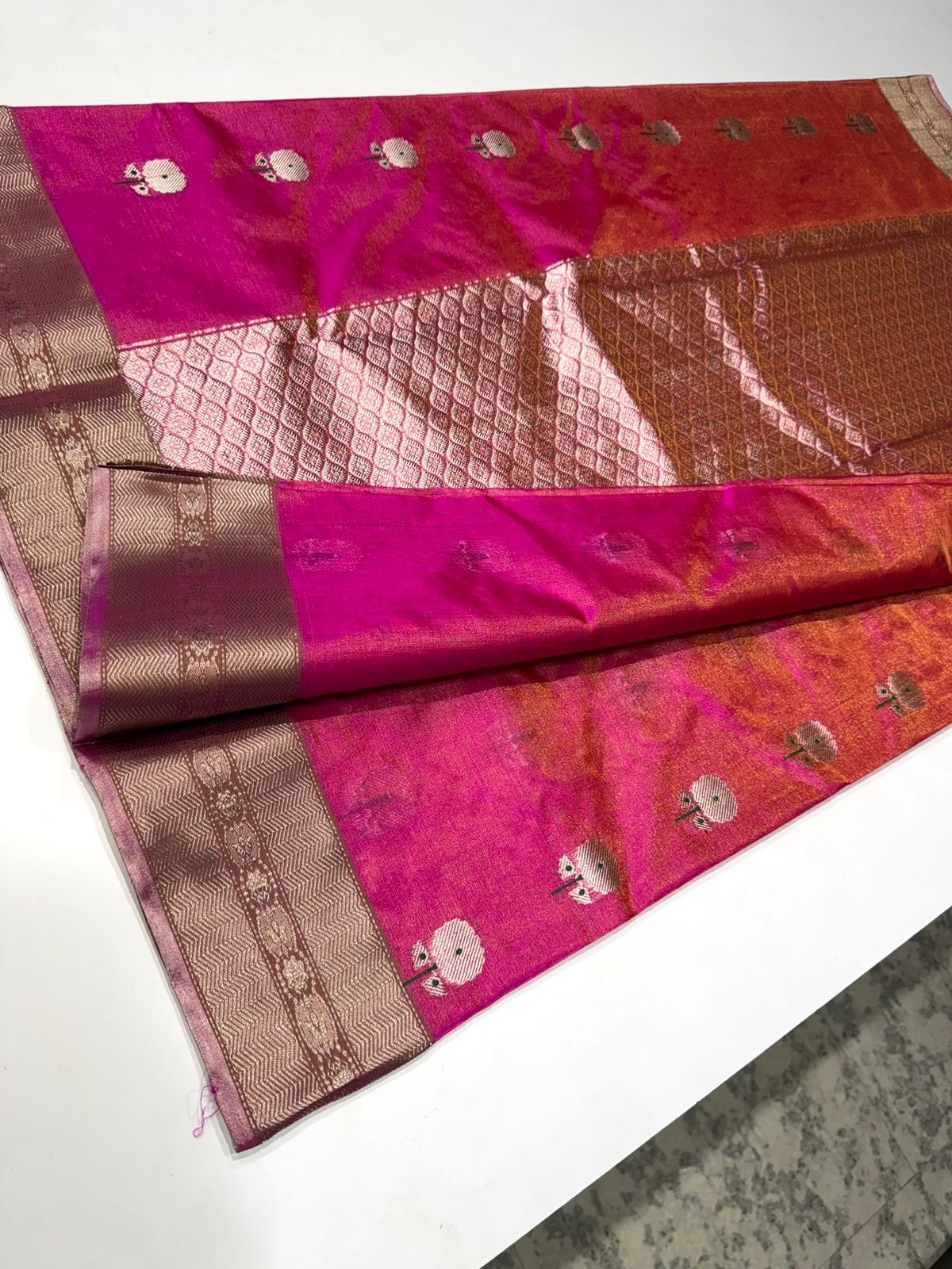 Pure Handloom Chanderi Tissue Pattu Soft Silk Saree - Image 4