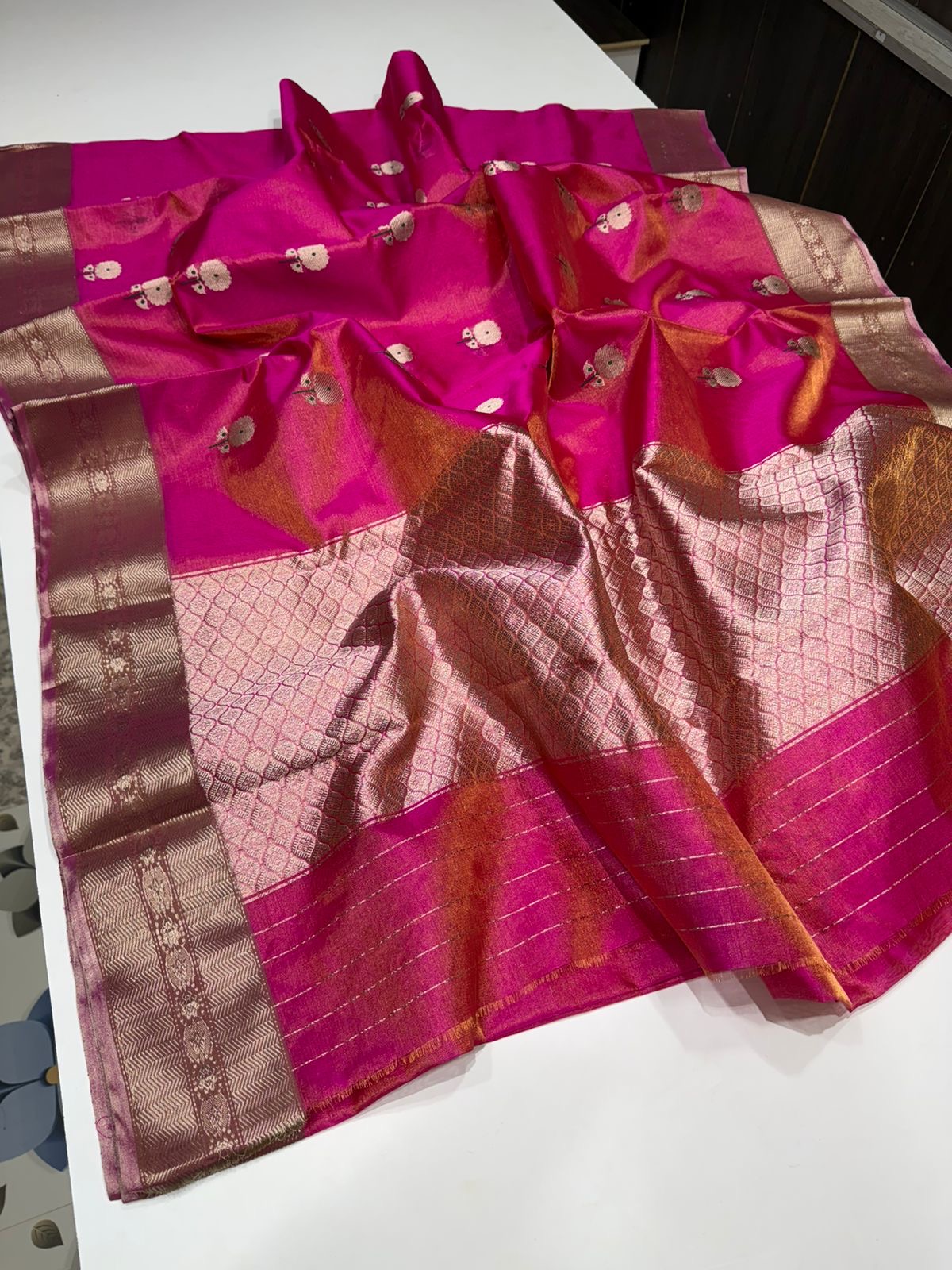 Pure Handloom Chanderi Tissue Pattu Soft Silk Saree - Image 3
