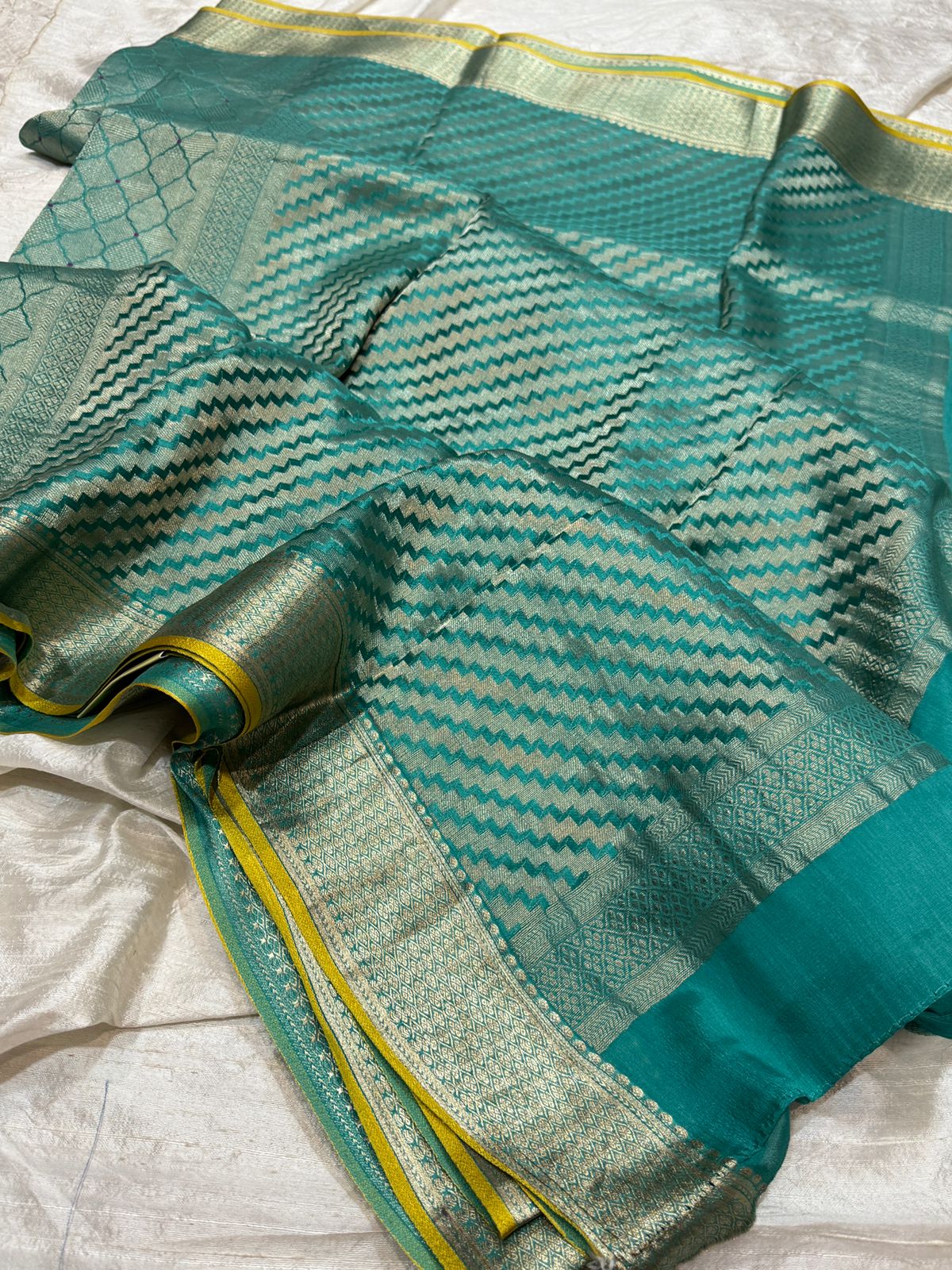 Pure Mysore Brocade Crepe Silk With Meenakari Zari Weave - Image 3