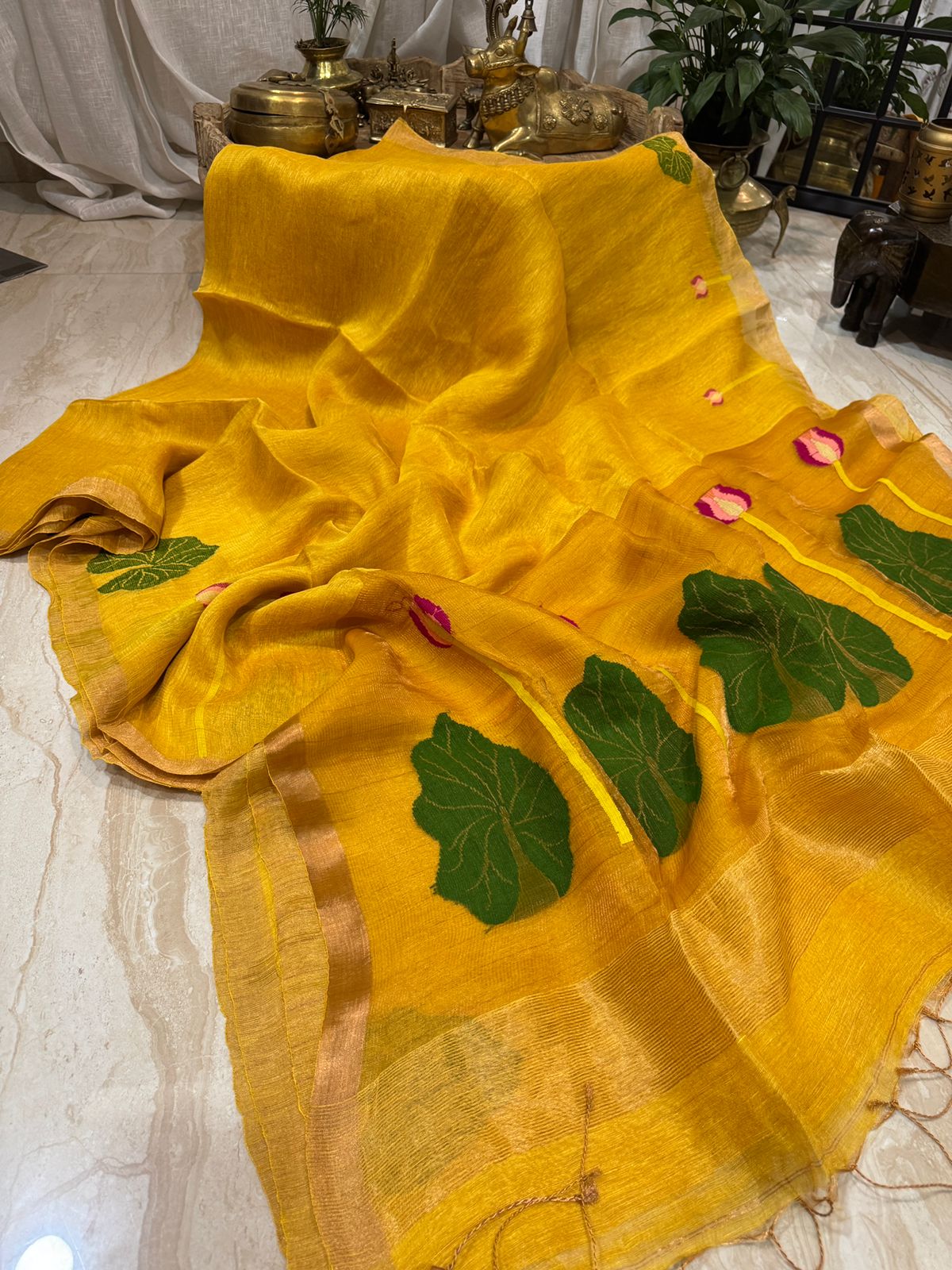 Pure Handloom Jamdani Linen Silk Saree - Image 3