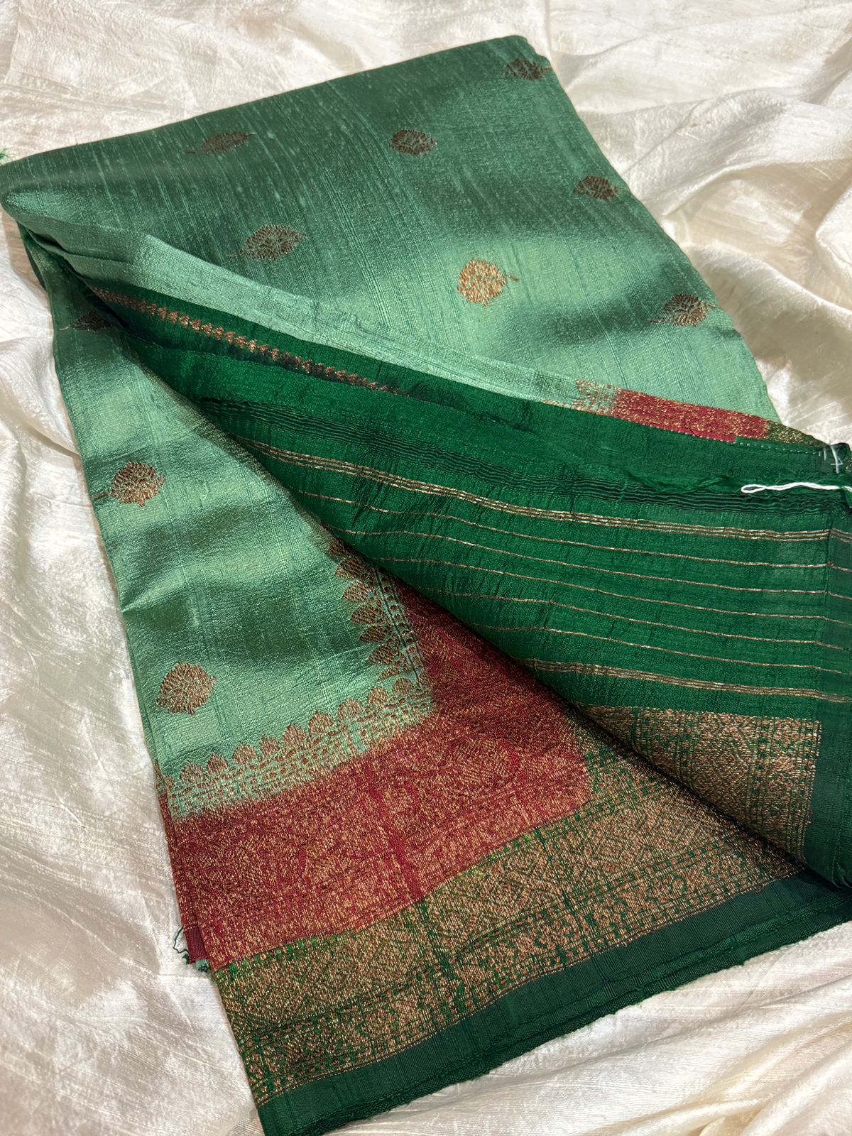 Pure Handloom Raw Silk Banarasi Saree - Image 3