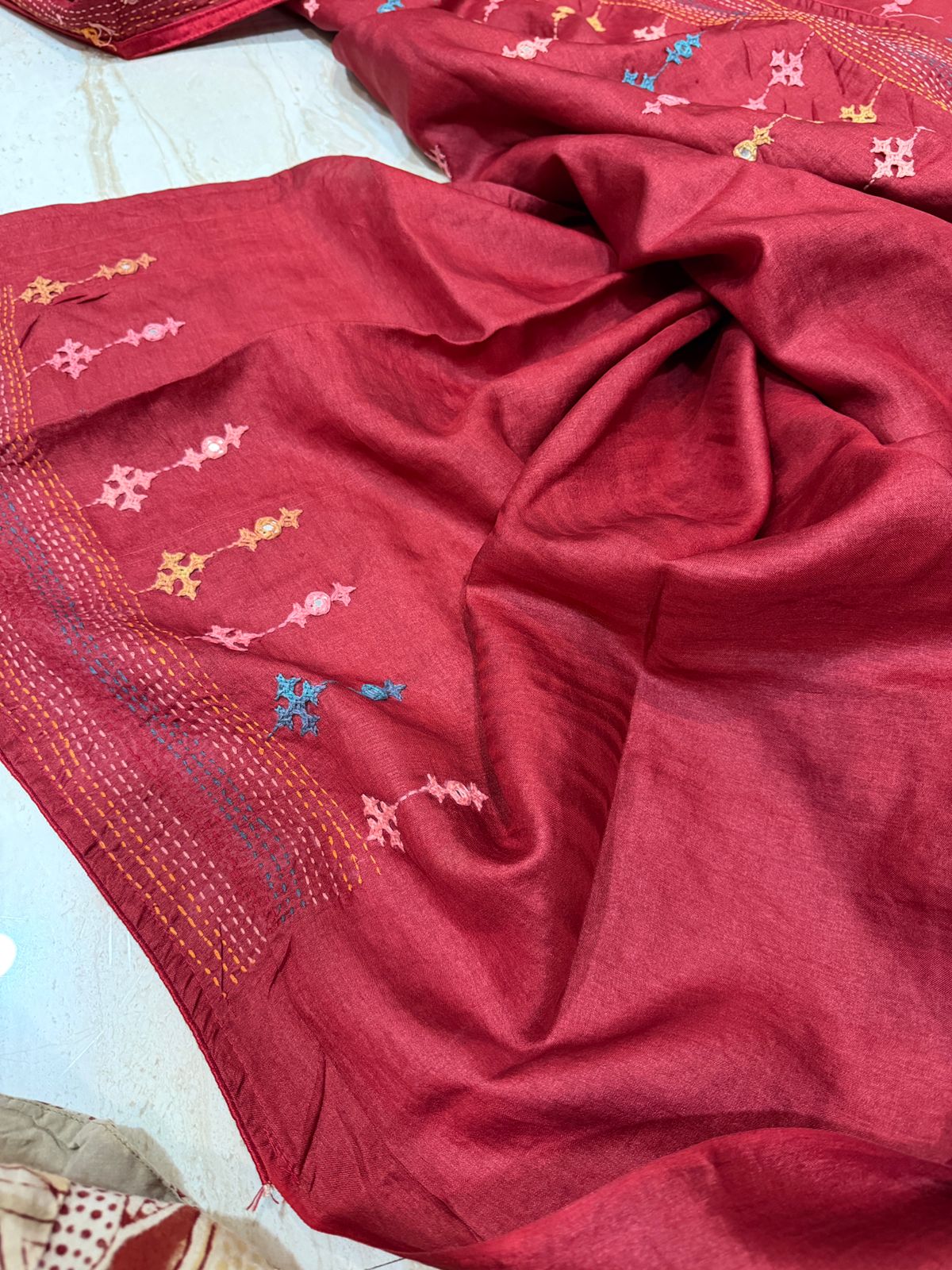 Bengal Tussar Silk Saree with Kutch Embroidery - Image 4