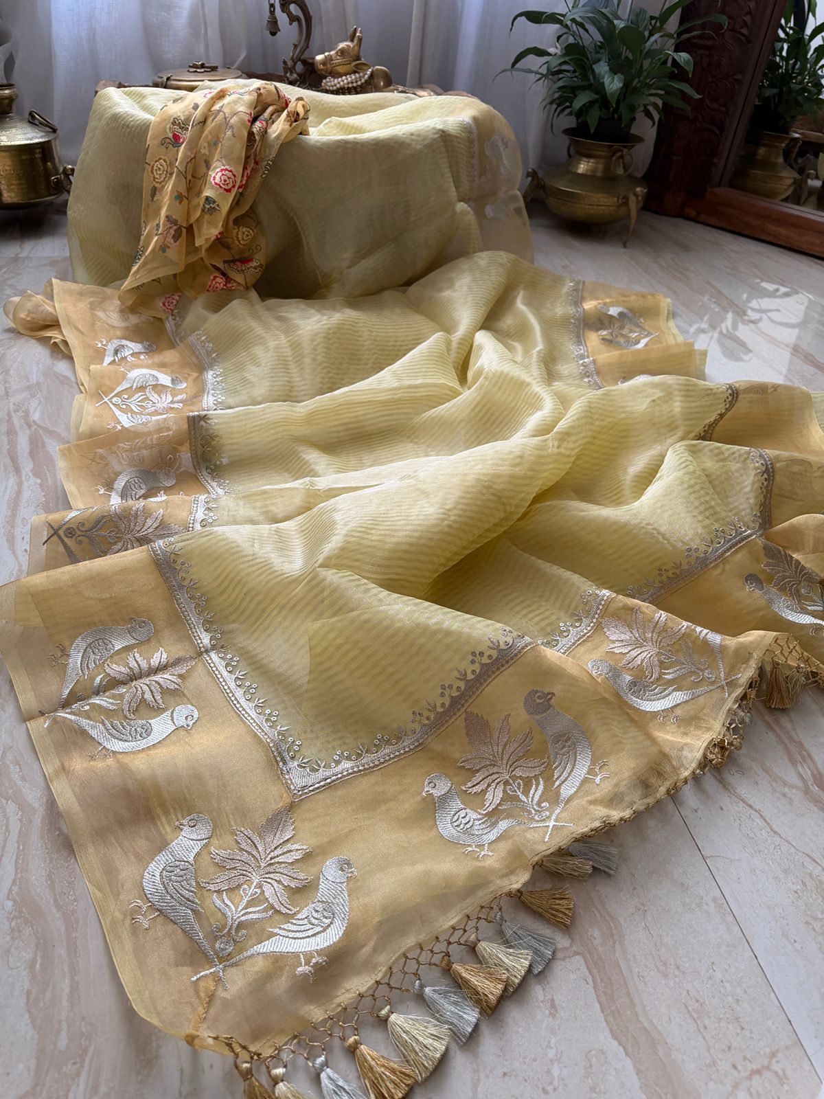 Banarasi Tissue Silk Saree With Pettit Point Embroidery Blouse Piece - Image 4