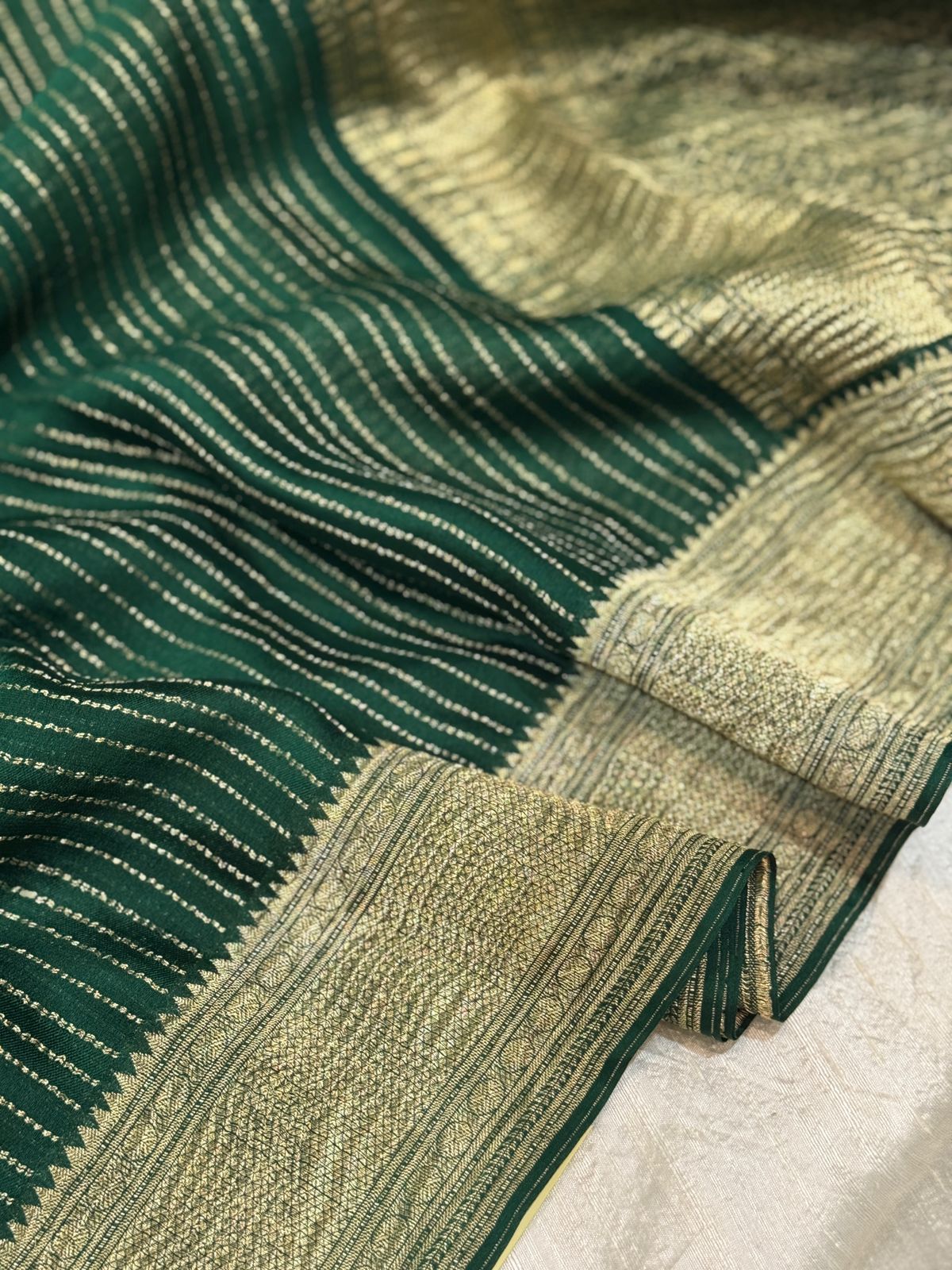 Mysore Crush Zari Weave Crepe Silk Saree - Image 5