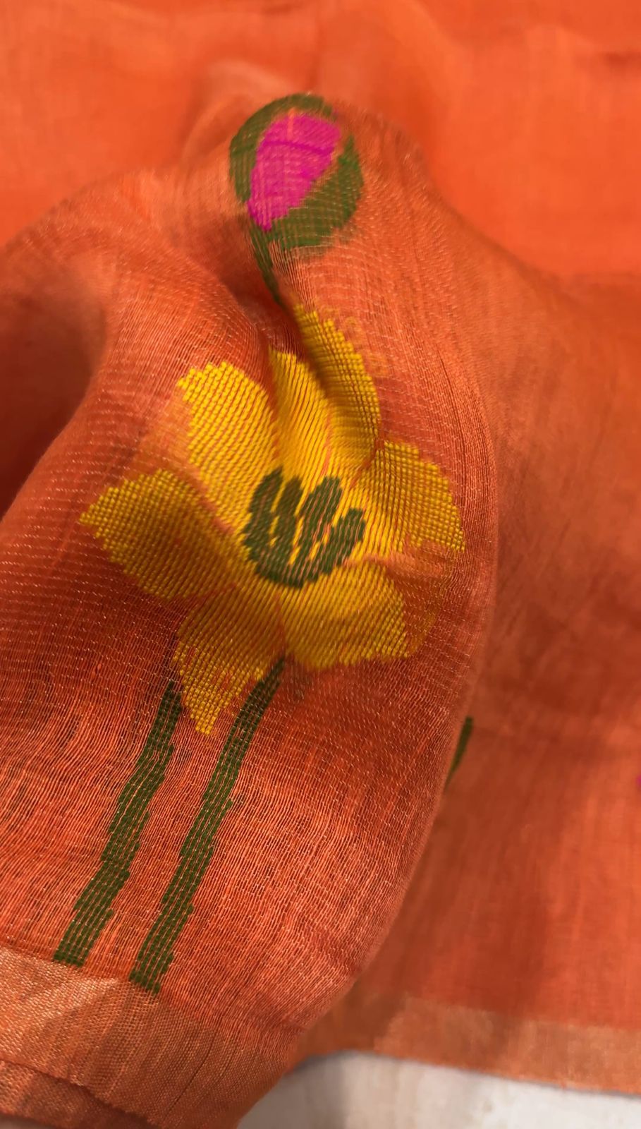 Pure Handloom Linen Silk Tissue Jamdani Weave Saree - Image 4