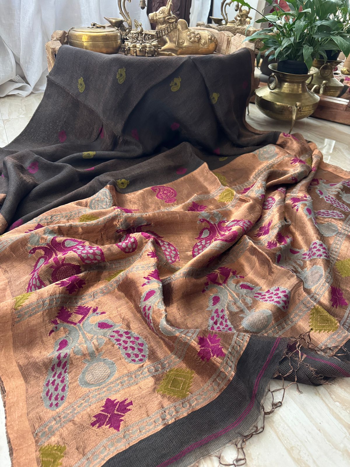 Pure Handloom Linen Tissue Silk Saree With Pathani Zari Weave Pallu - Image 3