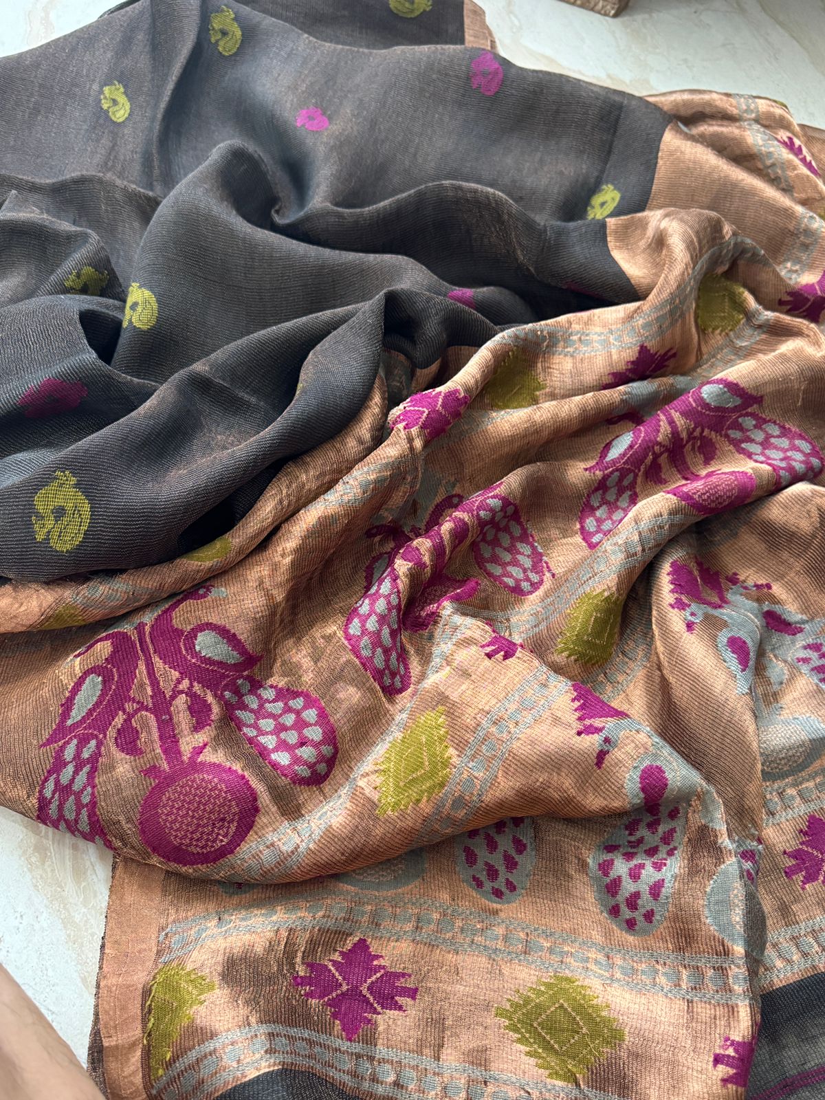 Pure Handloom Linen Tissue Silk Saree With Pathani Zari Weave Pallu - Image 4