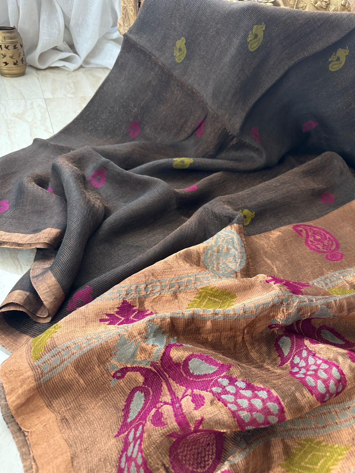 Pure Handloom Linen Tissue Silk Saree With Pathani Zari Weave Pallu - Image 5