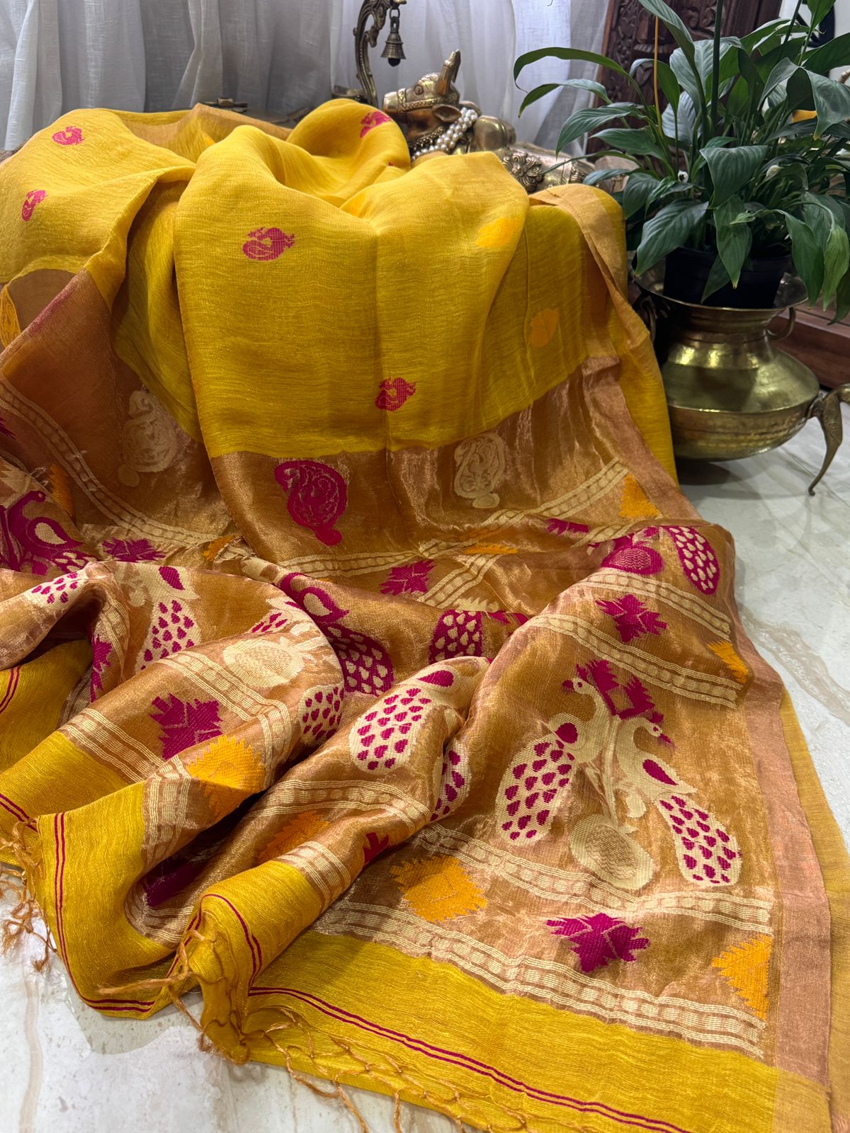 Pure Handloom Linen Silk Pathani Pallu Jamdani Weave Saree - Image 3