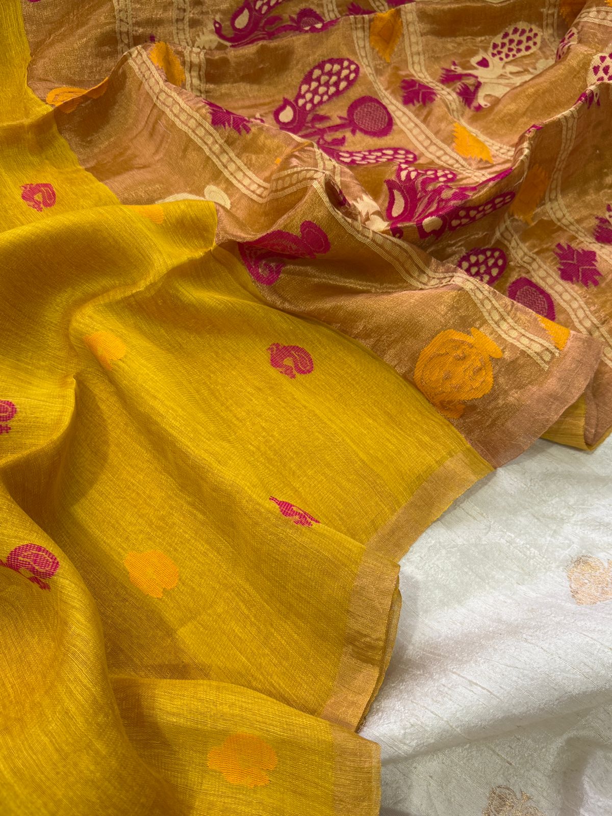 Pure Handloom Linen Silk Pathani Pallu Jamdani Weave Saree - Image 6