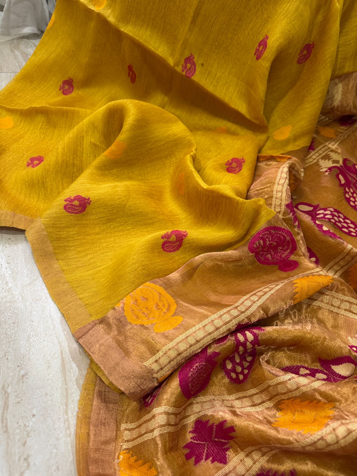 Pure Handloom Linen Silk Pathani Pallu Jamdani Weave Saree - Image 9