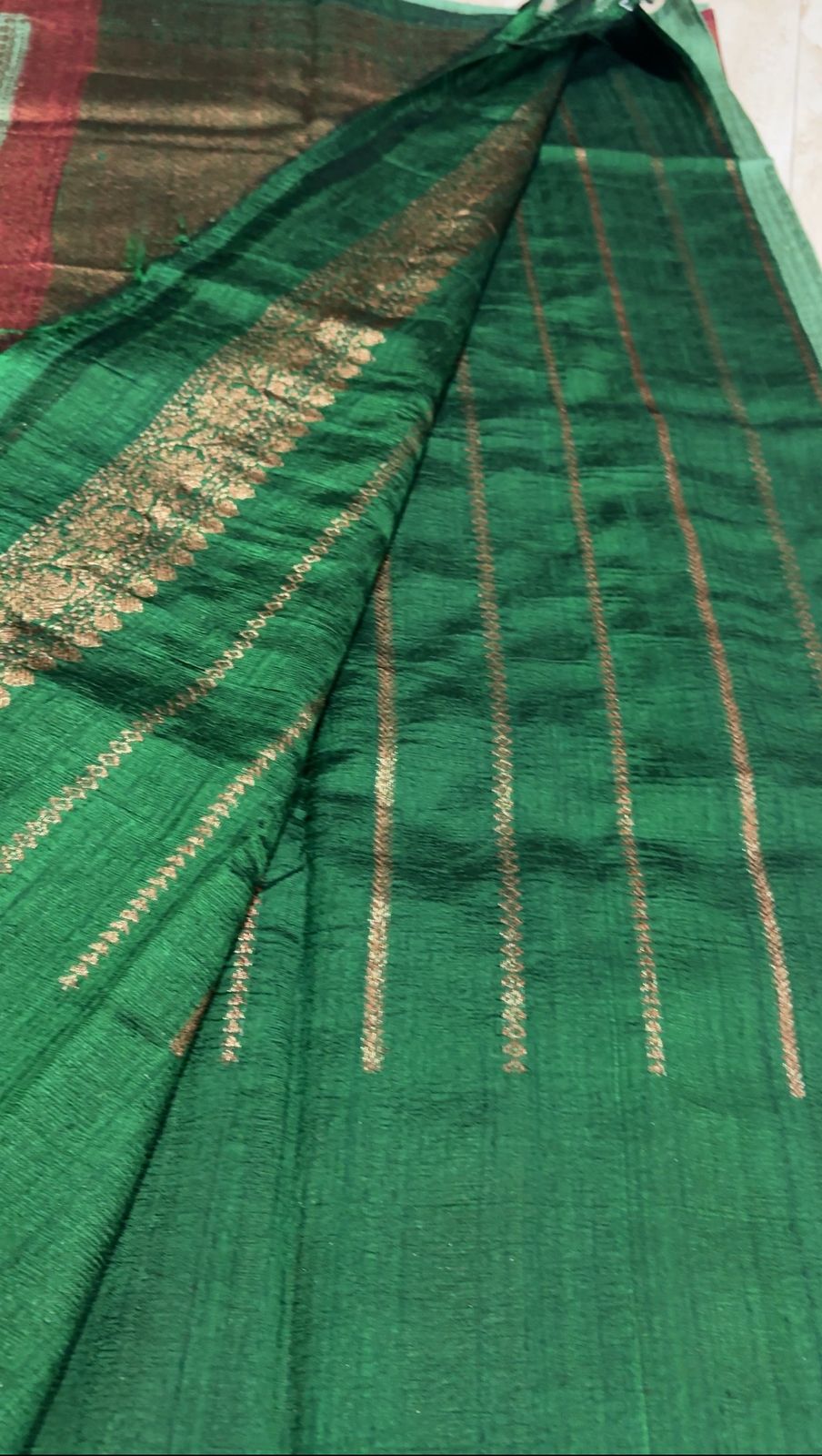 Pure Handloom Raw Silk Banarasi Saree - Image 4