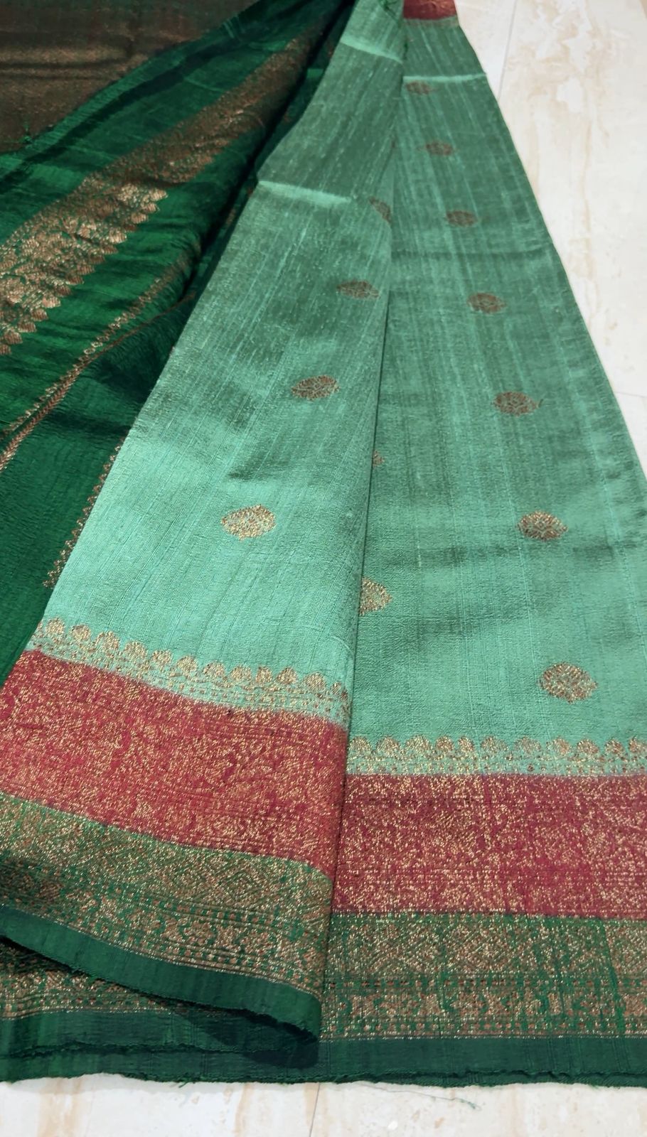 Pure Handloom Raw Silk Banarasi Saree - Image 6
