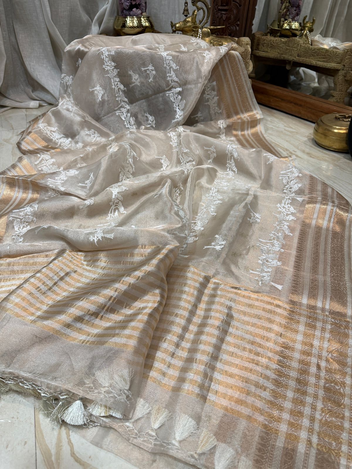 Banarasi Soft Tissue Silk Saree With Embroidery All Over - Image 5