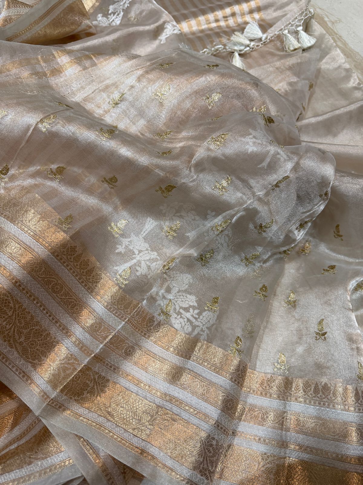 Banarasi Soft Tissue Silk Saree With Embroidery All Over - Image 8