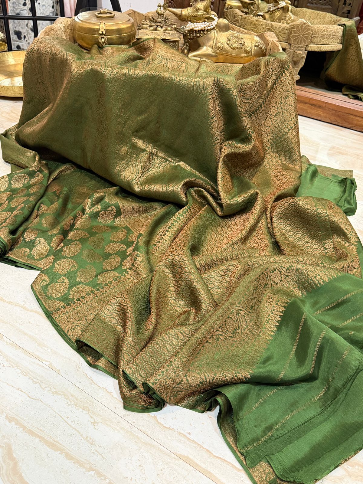 Pure Mysore Brocade Crepe Silk Saree With Antiq Zari Weave - Image 4
