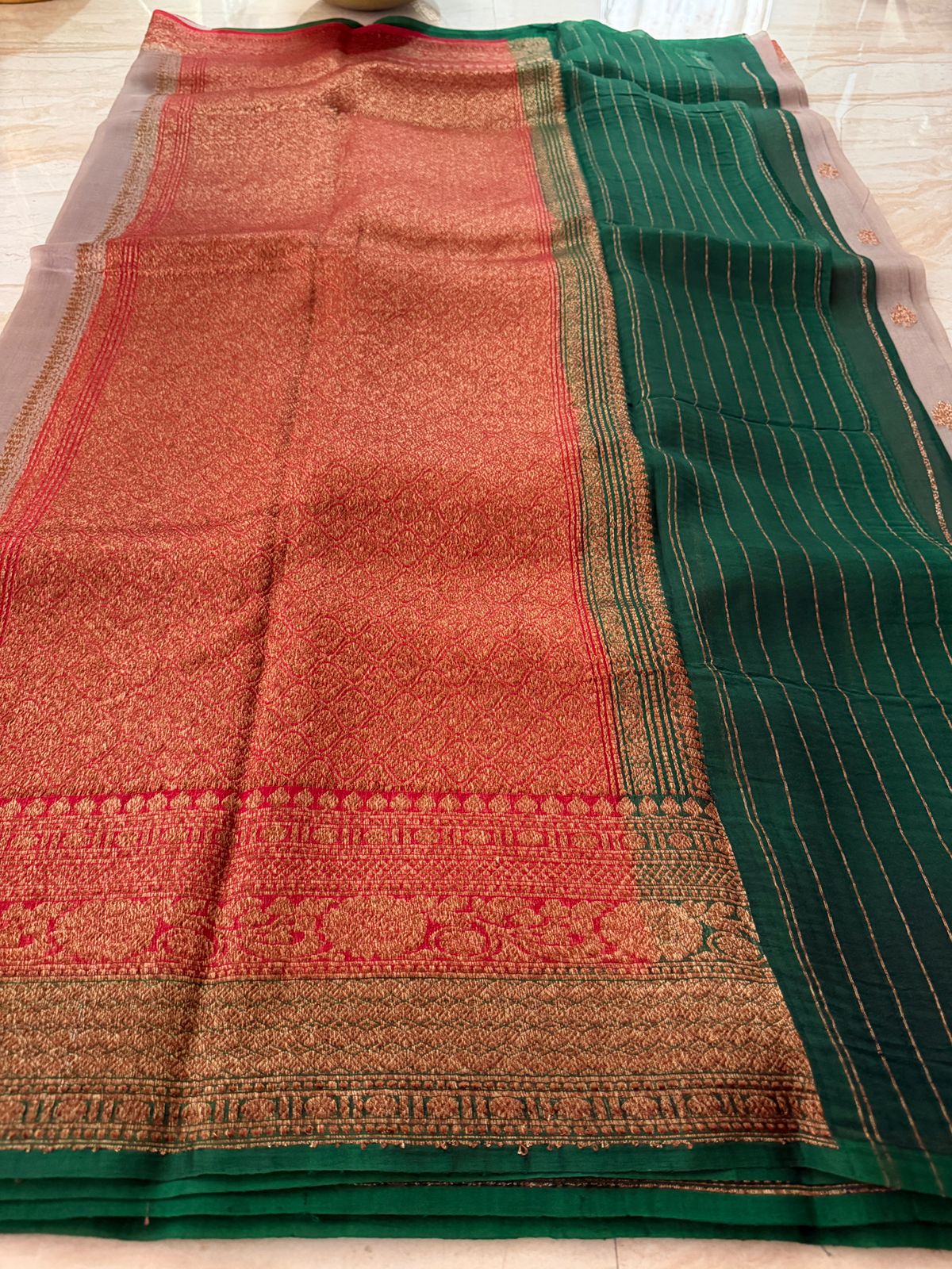 Pure Handloom Kora Banarasi Saree With Kadua Weave Zari - Image 5