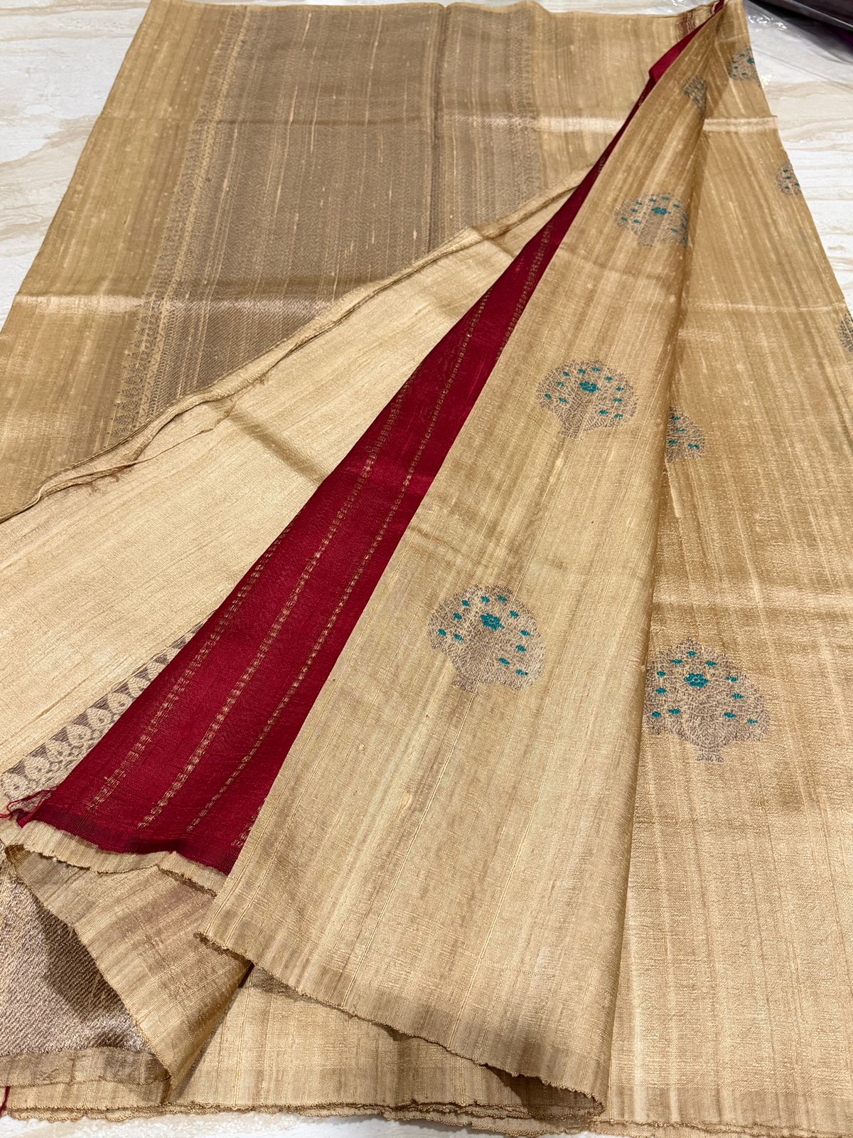 Pure Handloom Tussar Raw Silk Banarasi Saree With Meenakari Weave - Image 3