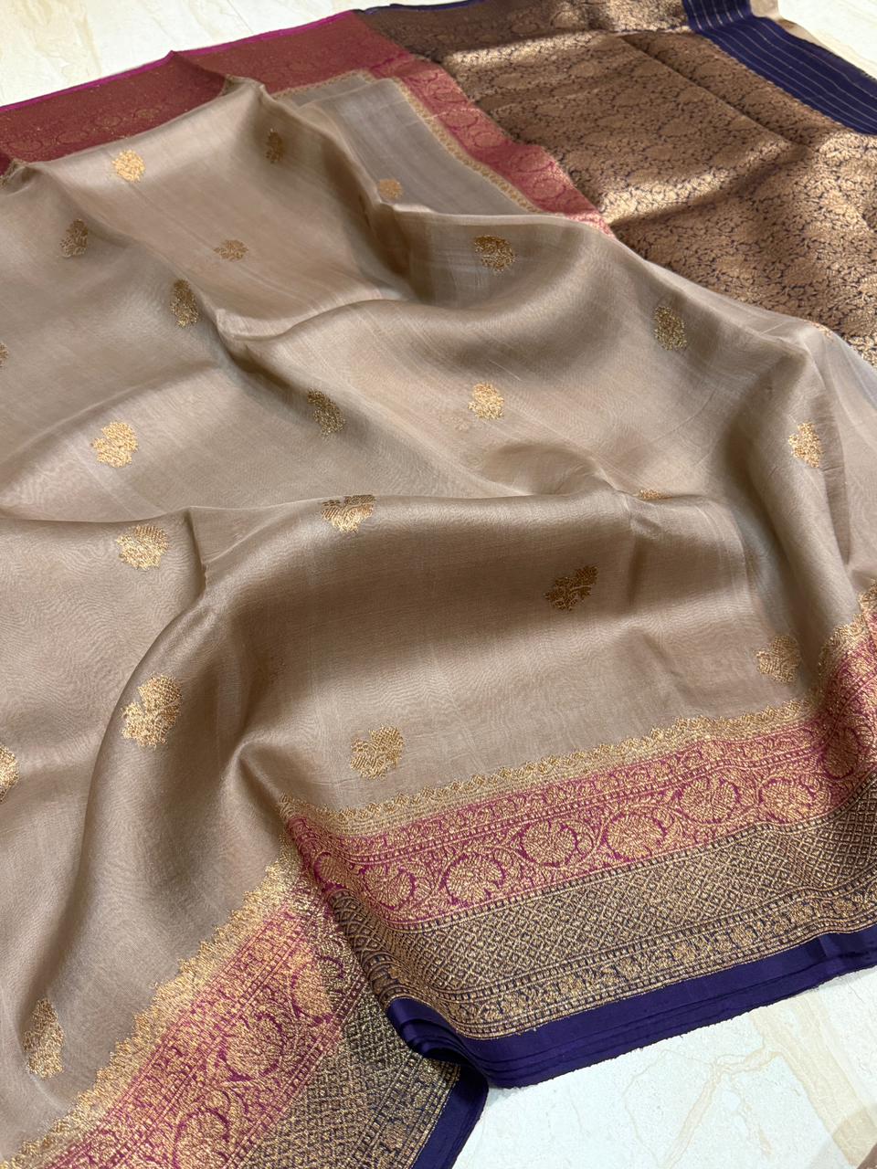 Pure Handloom Kora Banarasi Saree With Kadua Weave Zari - Image 5