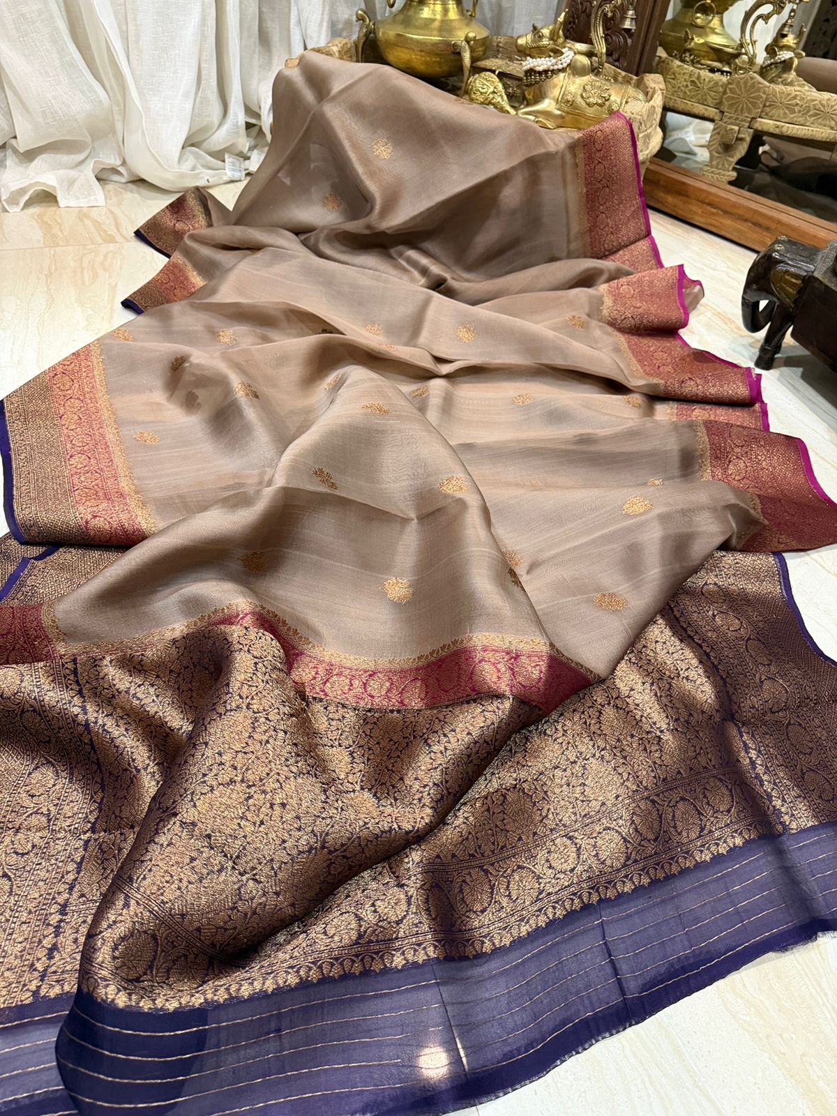 Pure Handloom Kora Banarasi Saree With Kadua Weave Zari - Image 7
