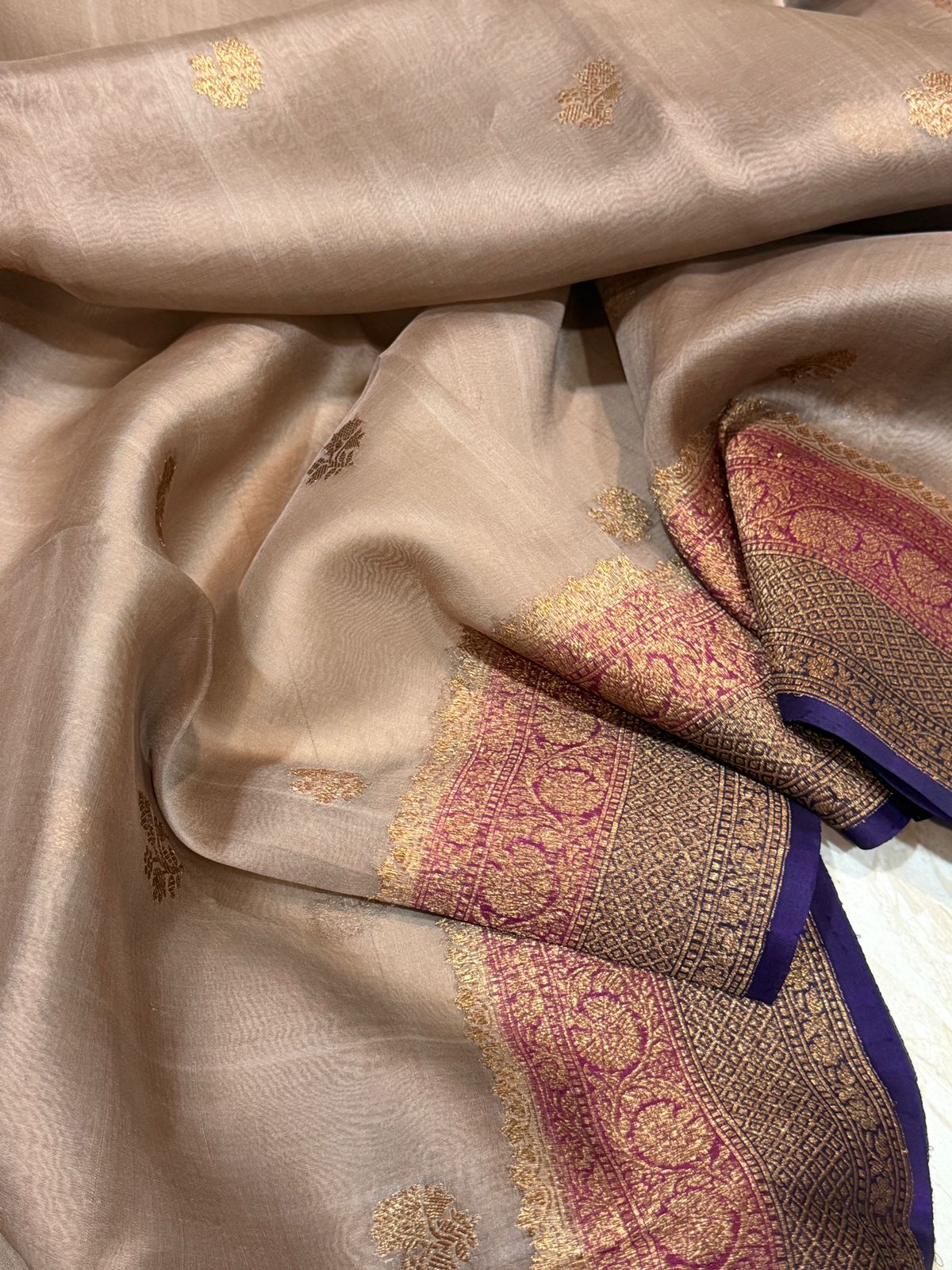 Pure Handloom Kora Banarasi Saree With Kadua Weave Zari - Image 8