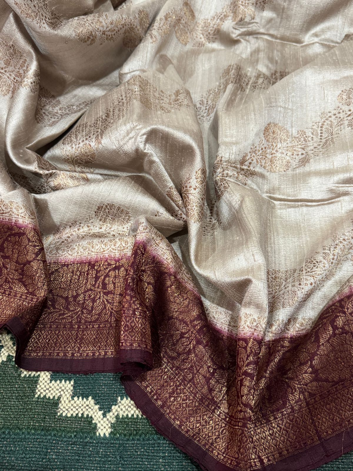 Pure Handloom Raw Silk Lehriya Weave Zari Saree - Image 3